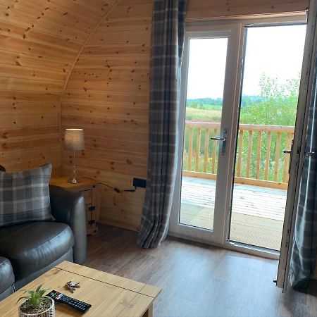 Villa Pond View Pod 3 With Private Hot Tub -Fife - Loch Leven - Lomond Hills à Kelty Extérieur photo