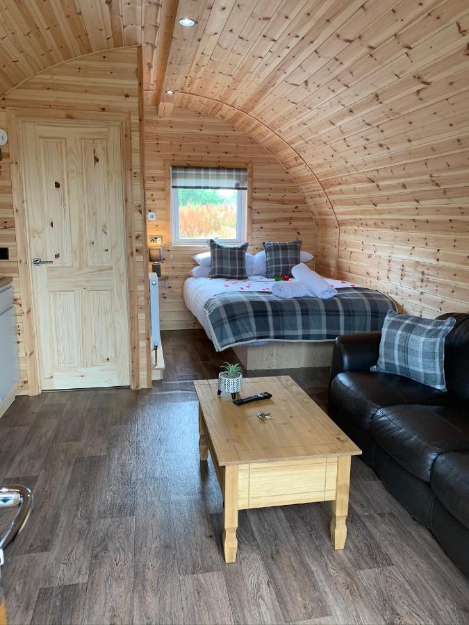 Villa Pond View Pod 3 With Private Hot Tub -Fife - Loch Leven - Lomond Hills à Kelty Extérieur photo
